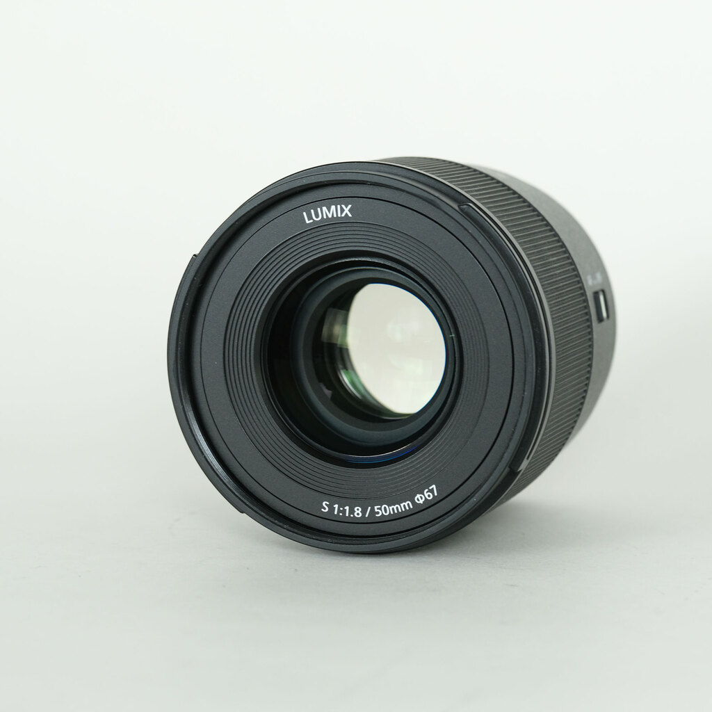 Panasonic LUMIX S 50mm F1.8 Panasonic LUMIX S 50mm F1.8