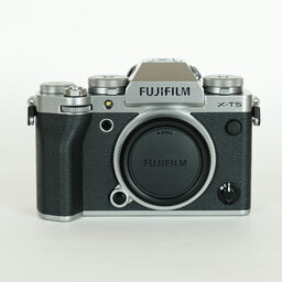 FUJIFILM X-T5