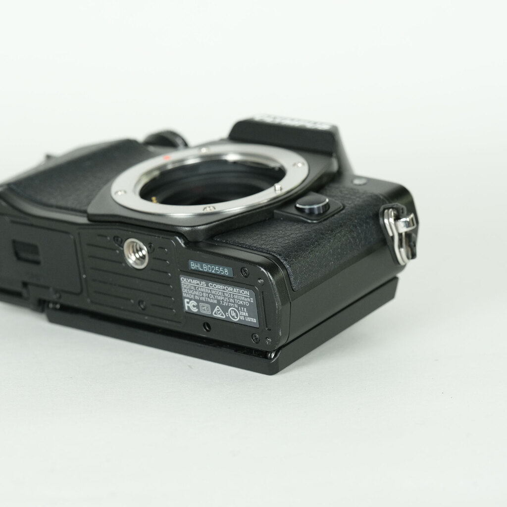 OLYMPUS OM-D E-M10 Mark II