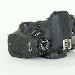 Canon EOS 9000D Canon EOS 9000D