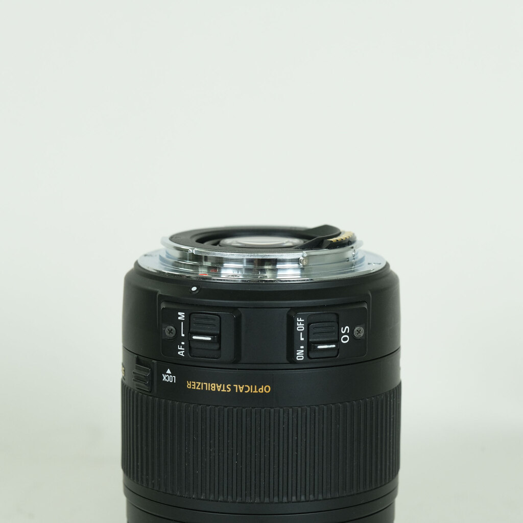 SIGMA 18-250mm F3.5-6.3 DC MACRO OS HSM (キヤノンEF用) SIGMA 18-250mm F3.5-6.3 DC MACRO OS HSM (キヤノンEF用)