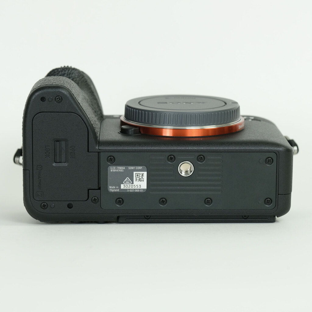SONY α7RIV ボディ ILCE-7RM4A   【後期モデル 液晶下部にSONYロゴなし】