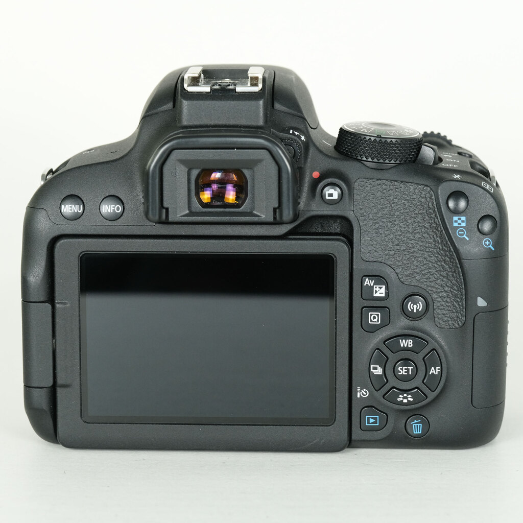 Canon EOS Kiss X9i [�{�f�B]