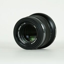 OLYMPUS M.ZUIKO DIGITAL 45mm F1.8