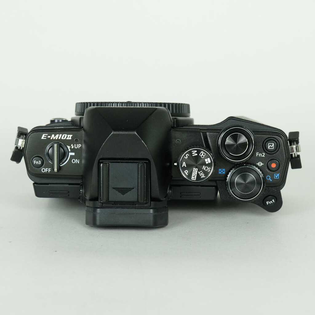 OLYMPUS OM-D E-M10 Mark II