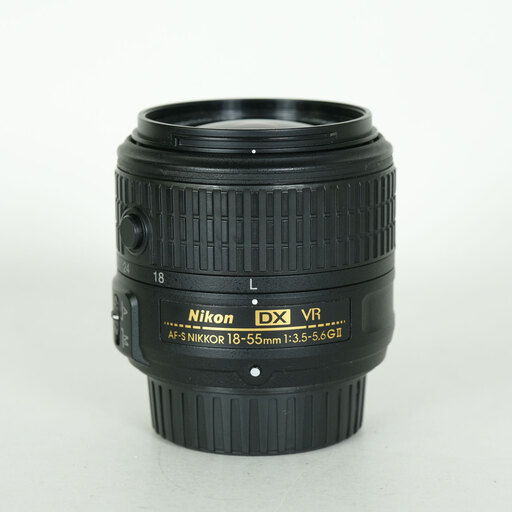 Nikon AF-S DX NIKKOR 18-55mm f3.5-5.6G VR II