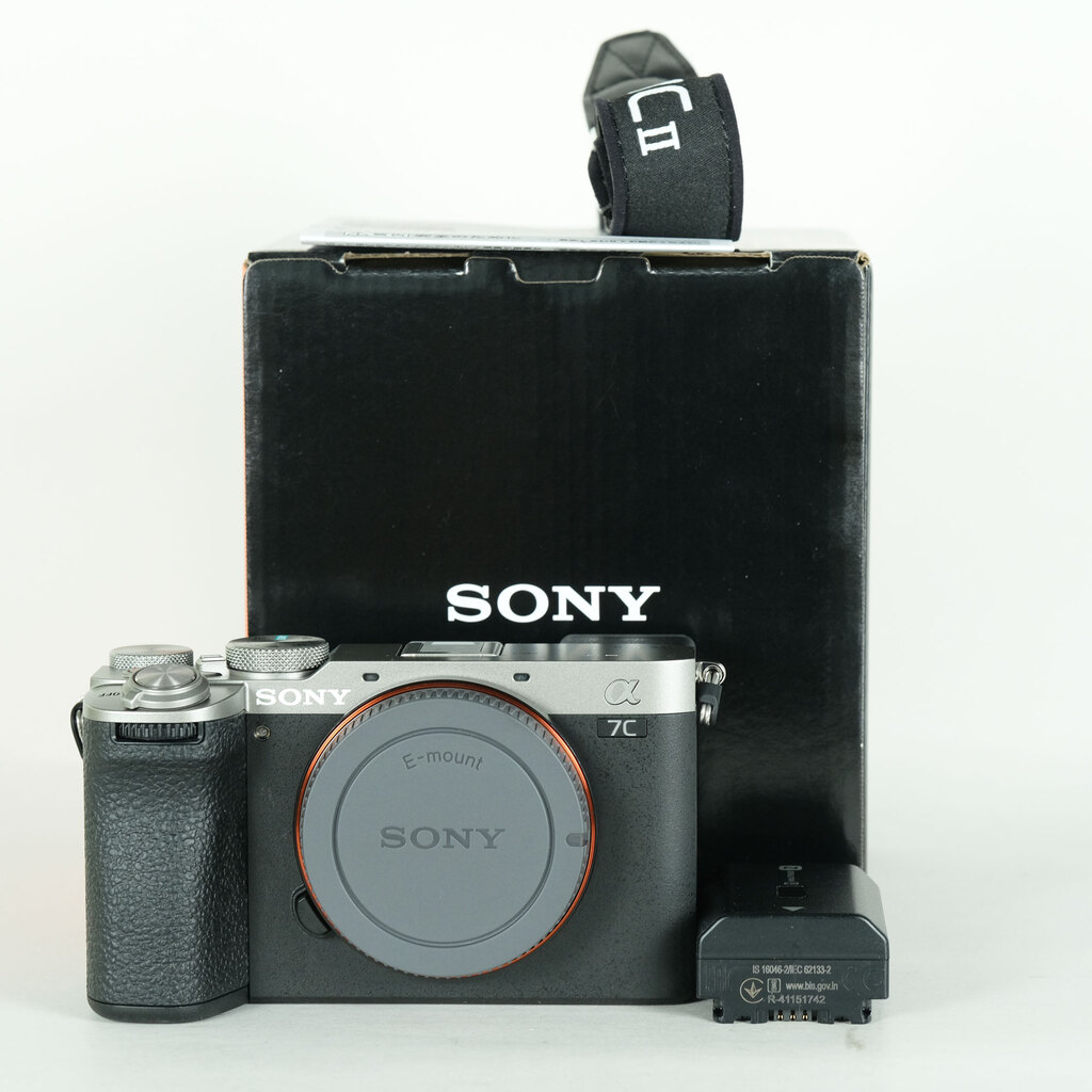 SONY α7C II（ILCE-7CM2）の出品 | ONE SCENE（ワンシーン）
