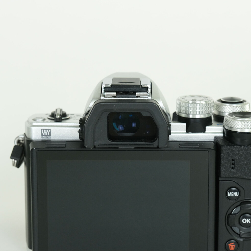 OLYMPUS OM-D E-M10 Mark II