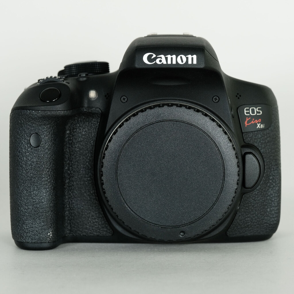 Canon EOS Kiss X8i