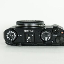 FUJIFILM X-M5