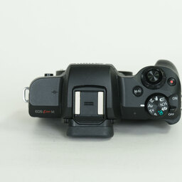 Canon EOS Kiss M
