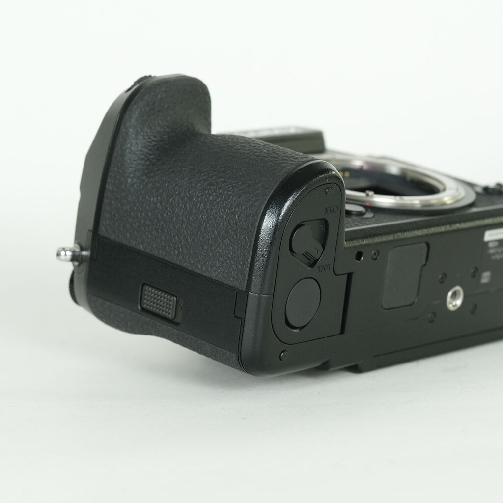 Panasonic LUMIX DC-S1 Panasonic LUMIX DC-S1