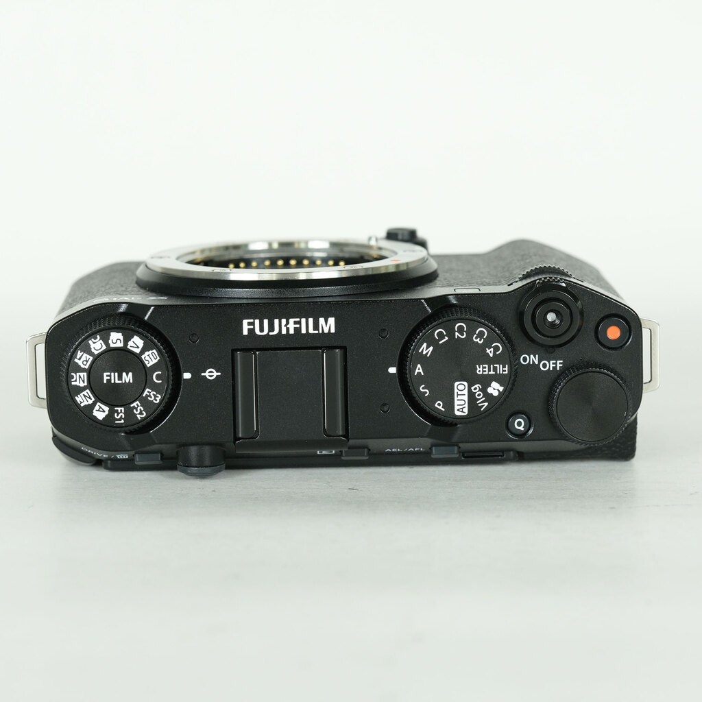 FUJIFILM X-M5
