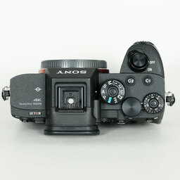 SONY α7RIV ボディ ILCE-7RM4A   【後期モデル 液晶下部にSONYロゴなし】