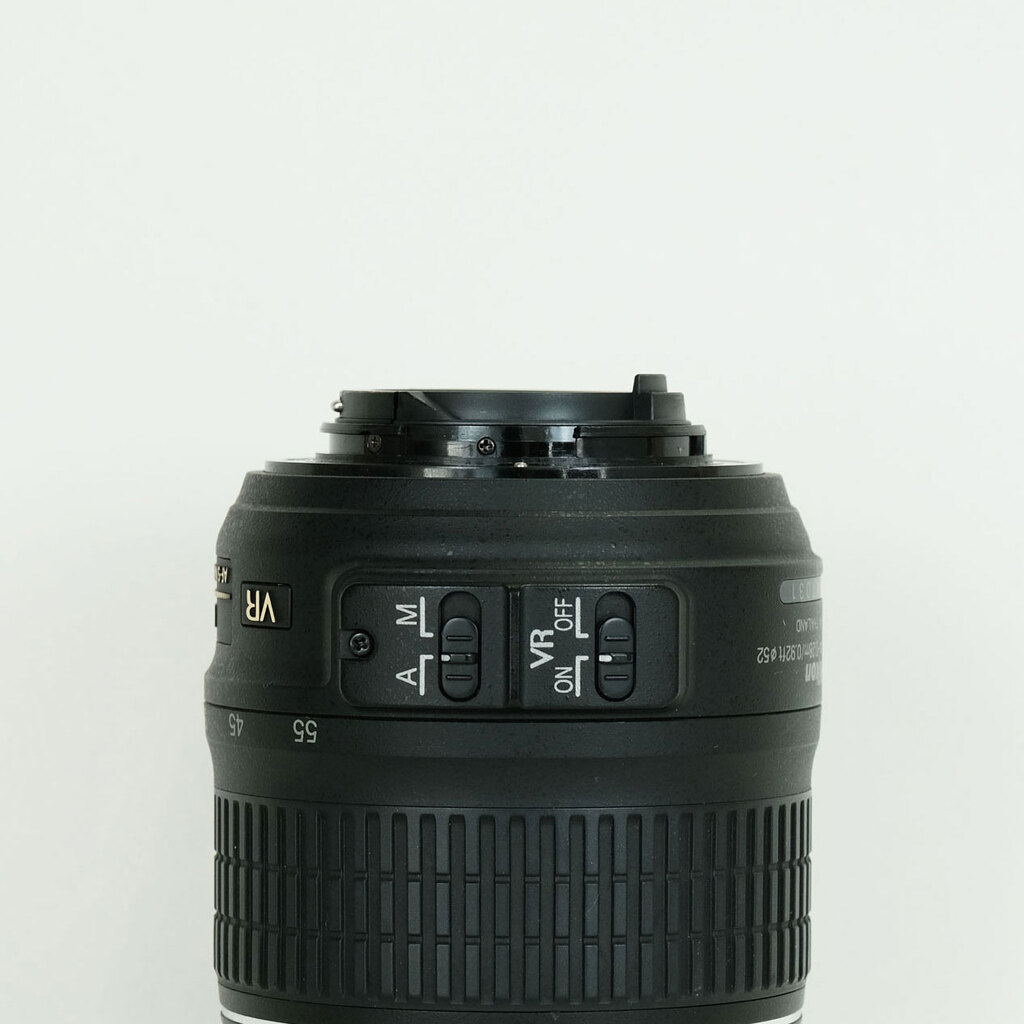 Nikon AF-S DX NIKKOR 18-55mm F3.5-5.6 G VR Nikon AF-S DX NIKKOR 18-55mm F3.5-5.6 G VR