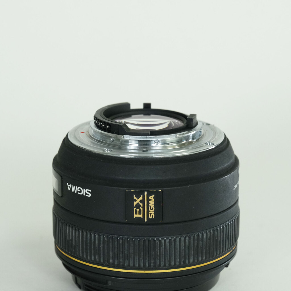 SIGMA 30mm F1.4EX DC HSM (ニコンF用)