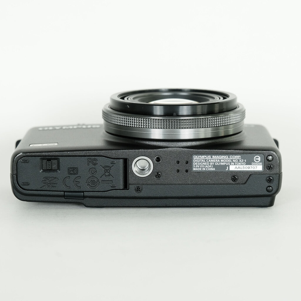 OLYMPUS XZ-1 ブラック