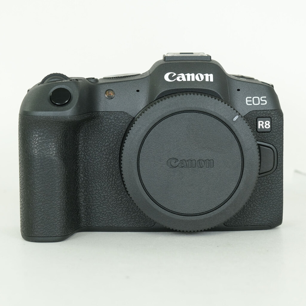 Canon EOS R8