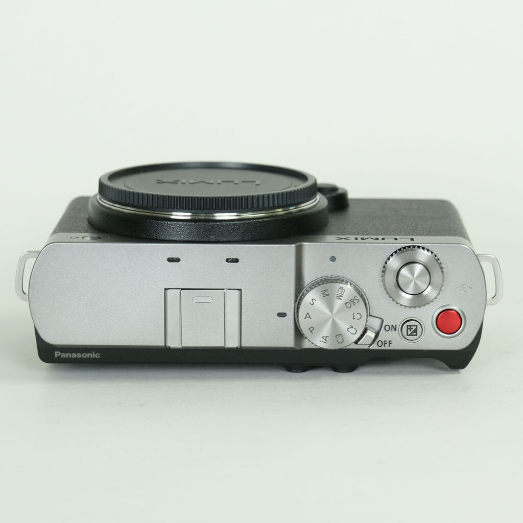 Panasonic LUMIX DC-S9 Panasonic LUMIX DC-S9