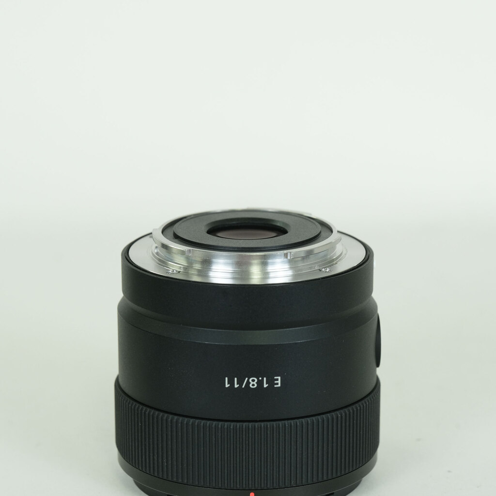 SONY E 11mm F1.8 SEL11F18