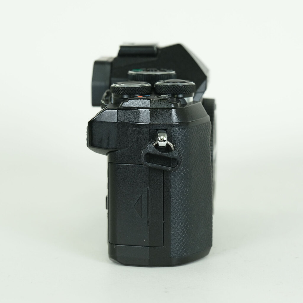 OLYMPUS OM-D E-M5 Mark III