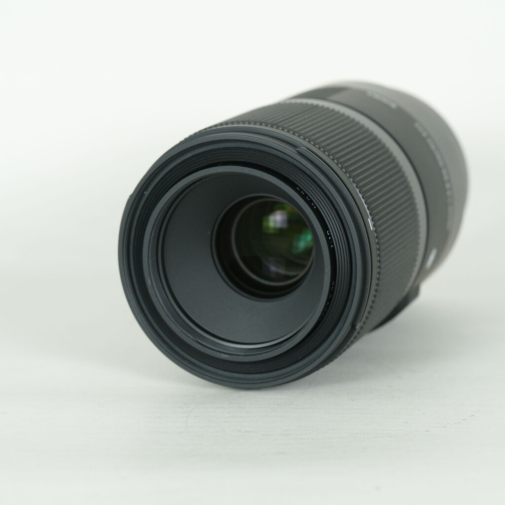 SIGMA 70mm F2.8 DG MACRO｜Art [ソニーE用]の出品 | ONE SCENE（ワン