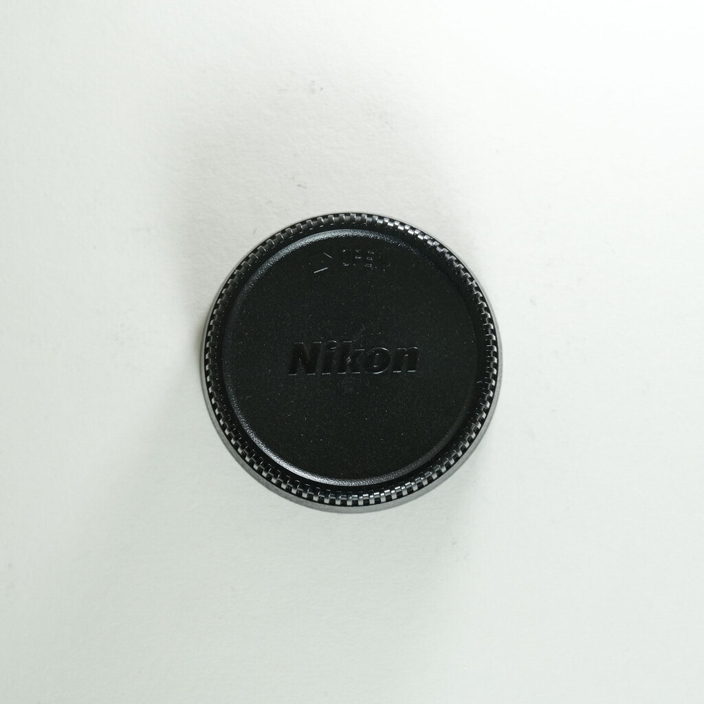 Nikon AF-S DX NIKKOR 18-200mm F3.5-5.6G ED VR II Nikon AF-S DX NIKKOR 18-200mm F3.5-5.6G ED VR II