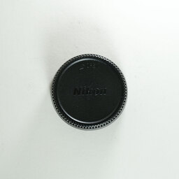 Nikon AF-S DX NIKKOR 18-200mm F3.5-5.6G ED VR II Nikon AF-S DX NIKKOR 18-200mm F3.5-5.6G ED VR II