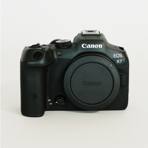 Canon EOS R7