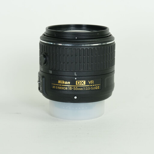 Nikon AF-S DX NIKKOR 18-55mm f3.5-5.6G VR II