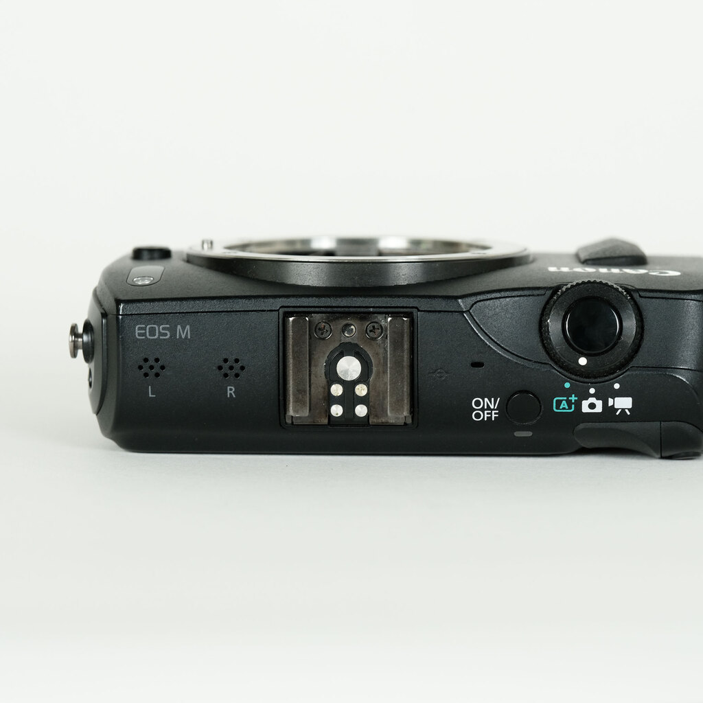 Canon EOS M ボディ ブラック