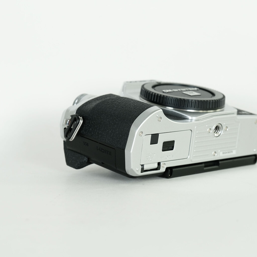 OLYMPUS OM-D E-M10 Mark IV