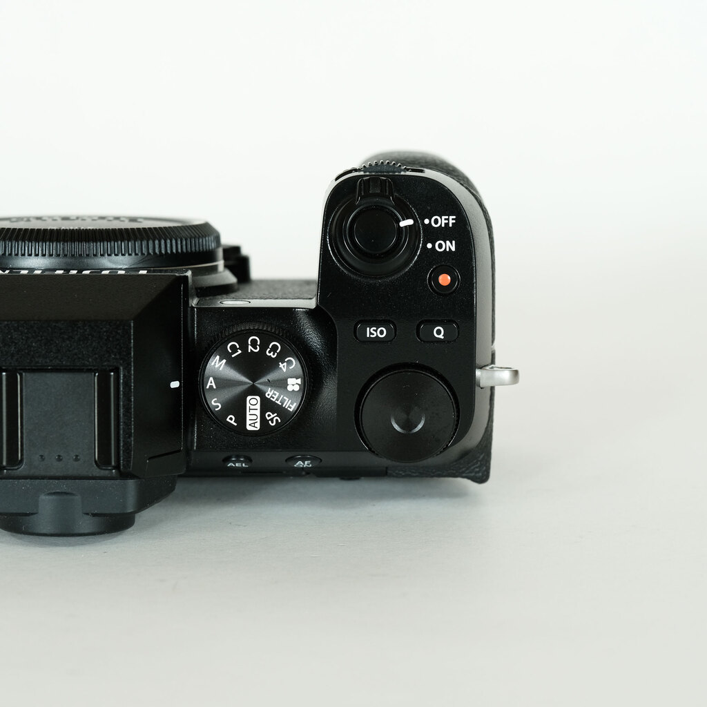 FUJIFILM X-S10