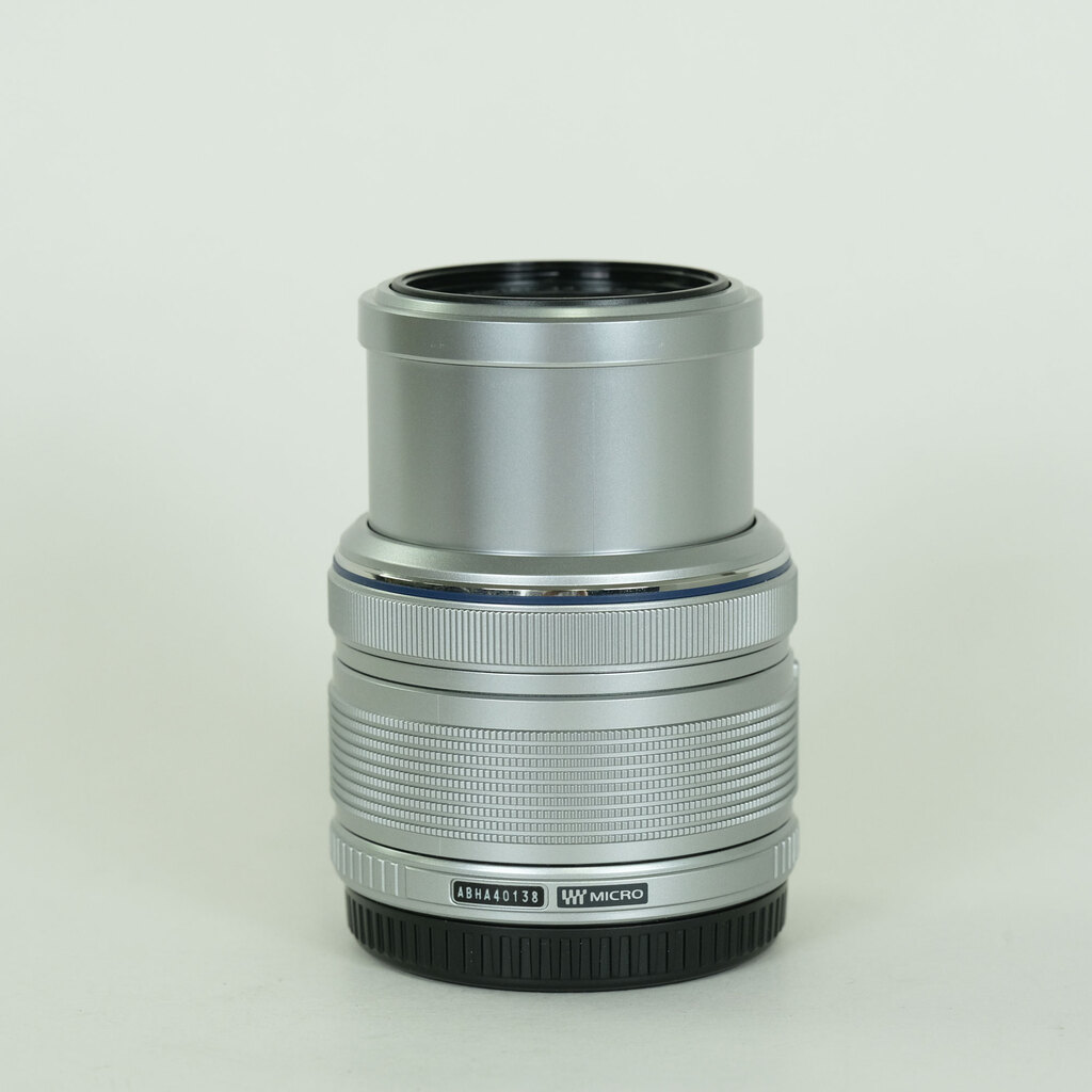 OLYMPUS M.ZUIKO DIGITAL 14-42mm F3.5-5.6IIR シルバー