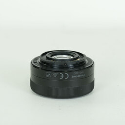 Panasonic LUMIX G VARIO 12-32mm / F3.5-5.6 ASPH. / MEGA O.I.S. Panasonic LUMIX G VARIO 12-32mm / F3.5-5.6 ASPH. / MEGA O.I.S.