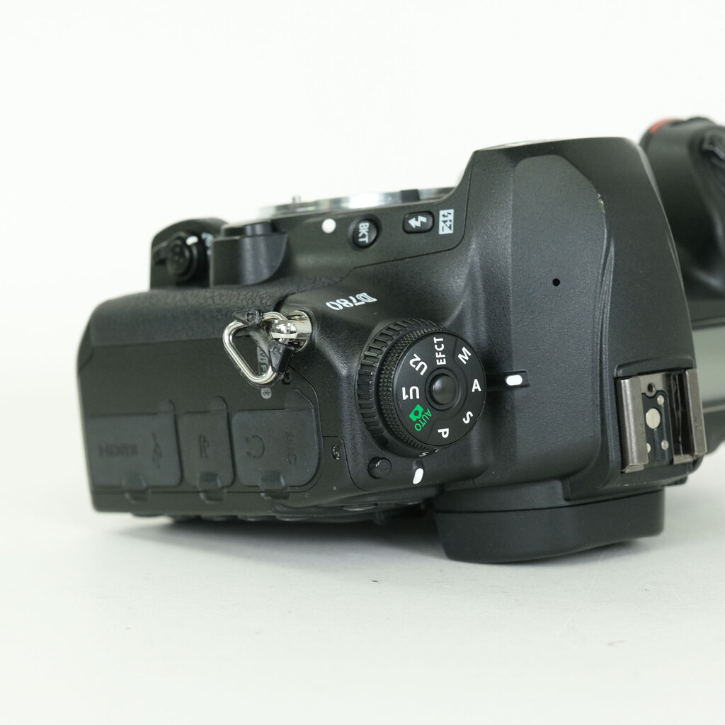 Nikon D780