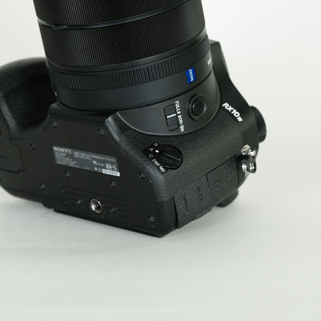 SONY Cyber-shot DSC-RX10M4