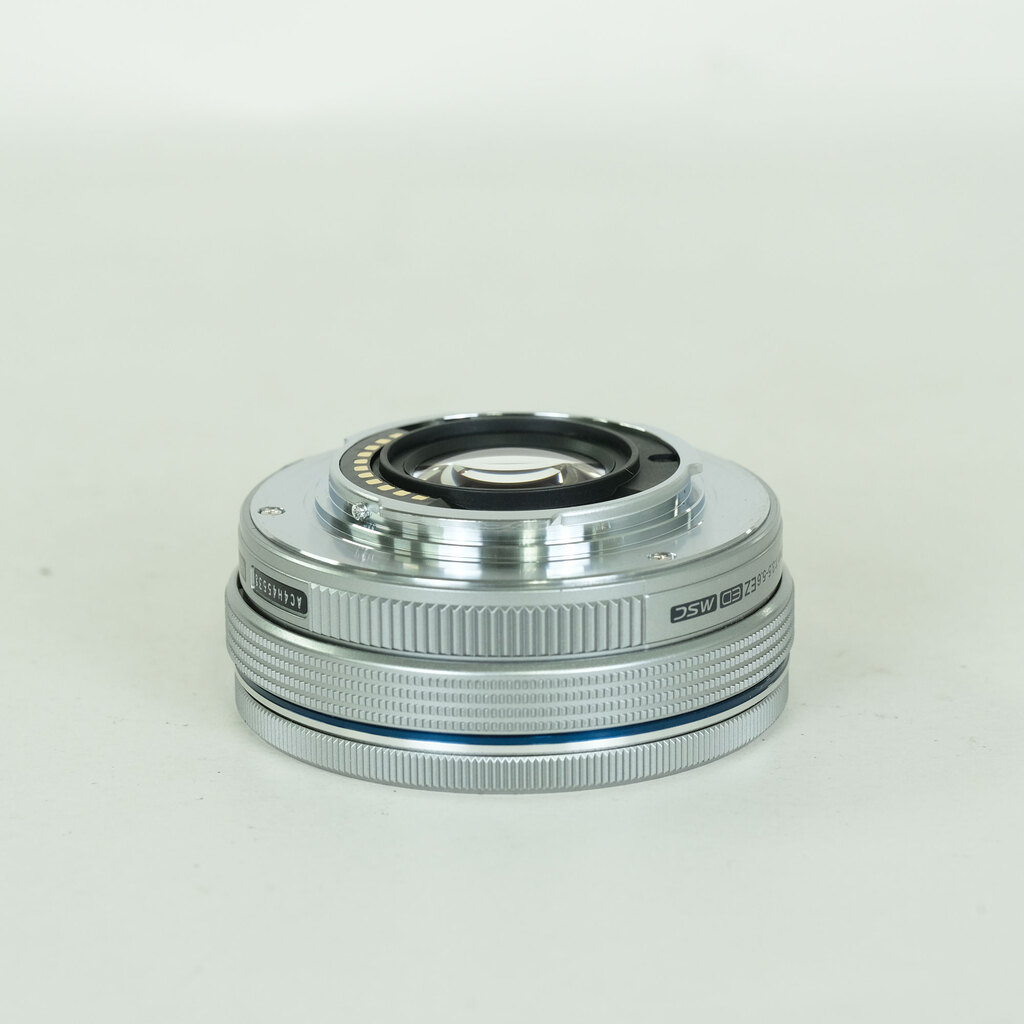 OLYMPUS M.ZUIKO DIGITAL ED 14-42mm F3.5-5.6 EZ シルバー