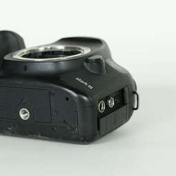 Canon EOS 5D Mark III Canon EOS 5D Mark III