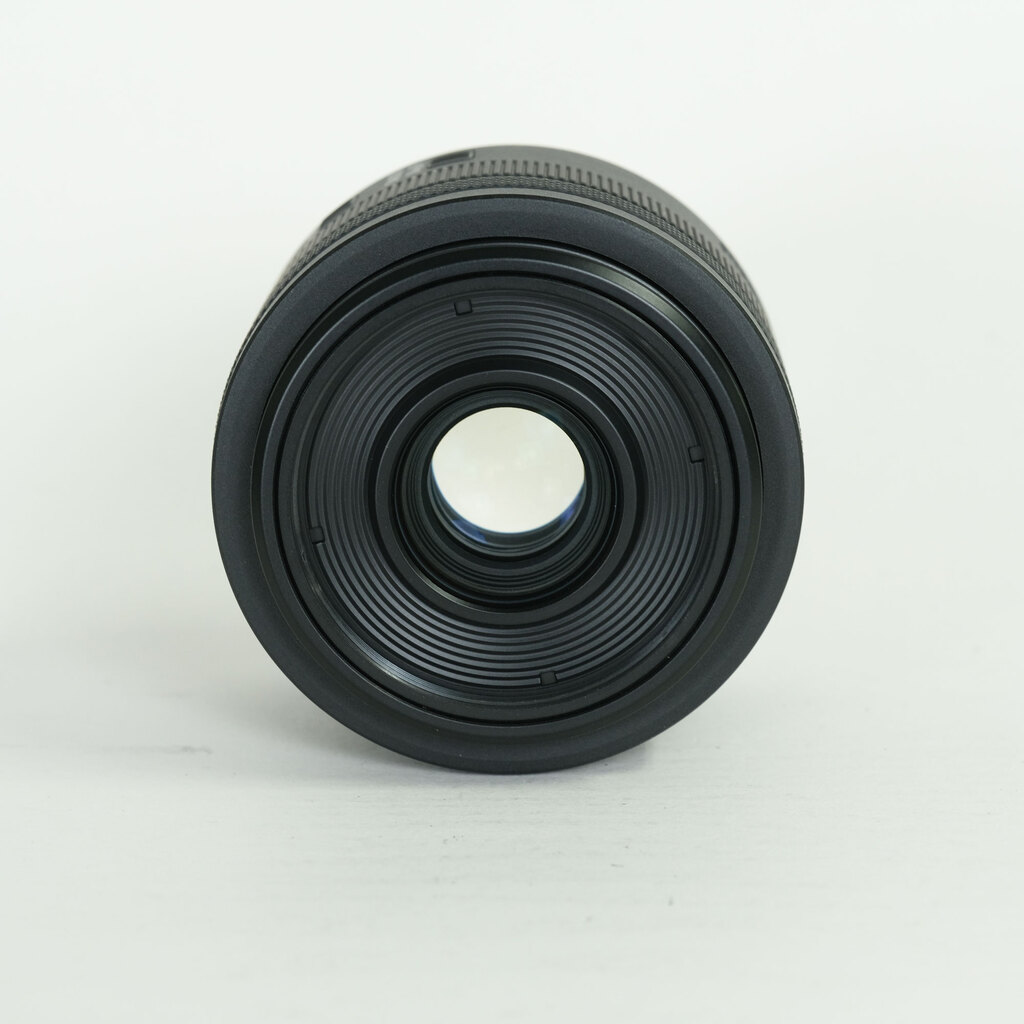 Canon RF35mm F1.8 MACRO IS STM