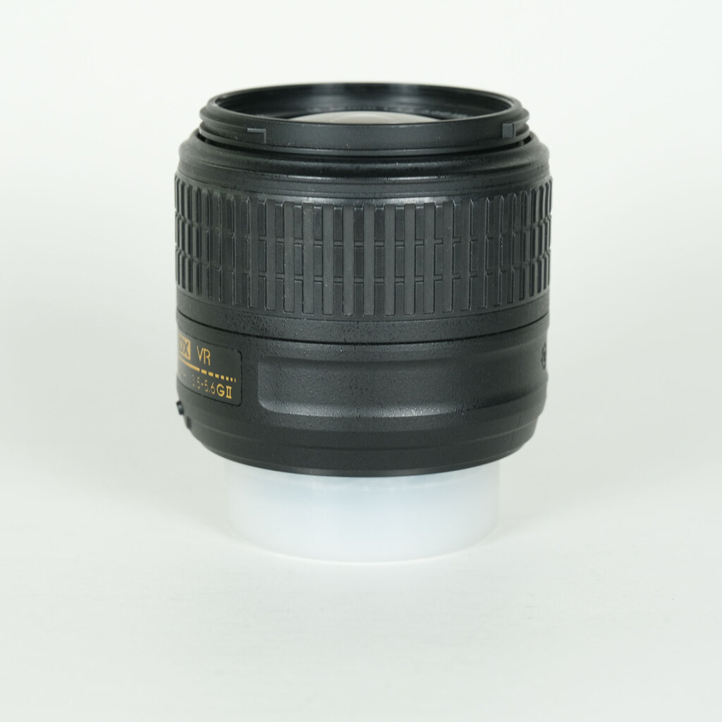 Nikon AF-S DX NIKKOR 18-55mm f3.5-5.6G VR II