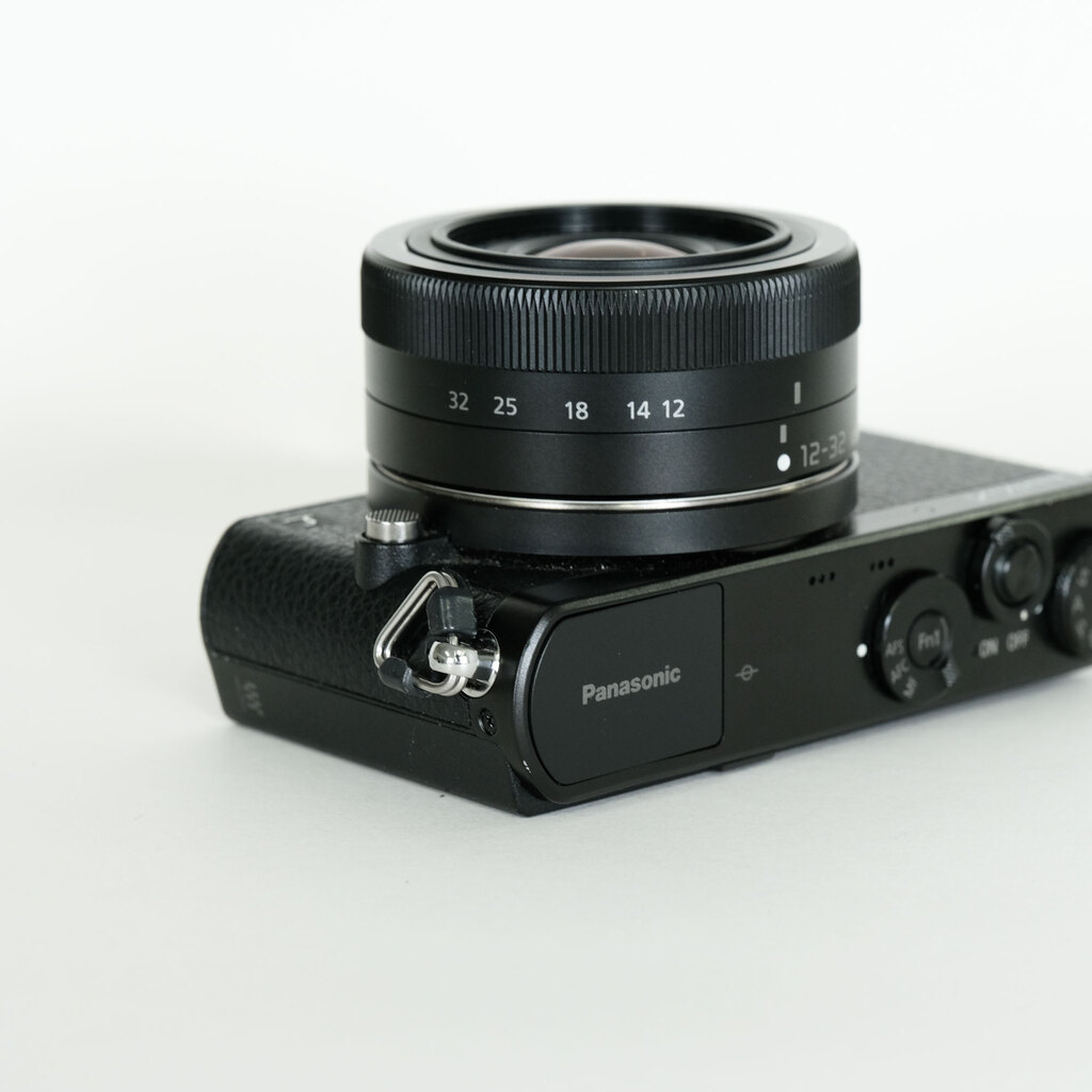 Panasonic LUMIX DMC-GM1Kレンズキット ブラック