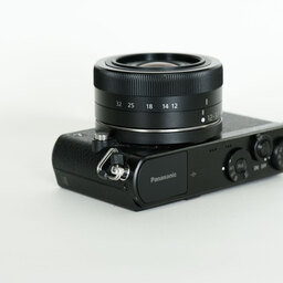 Panasonic LUMIX DMC-GM1Kレンズキット ブラック