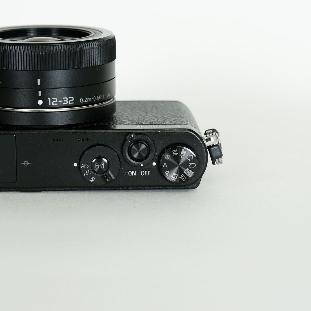 Panasonic LUMIX DMC-GM1Kレンズキット ブラック