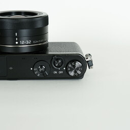 Panasonic LUMIX DMC-GM1Kレンズキット ブラック