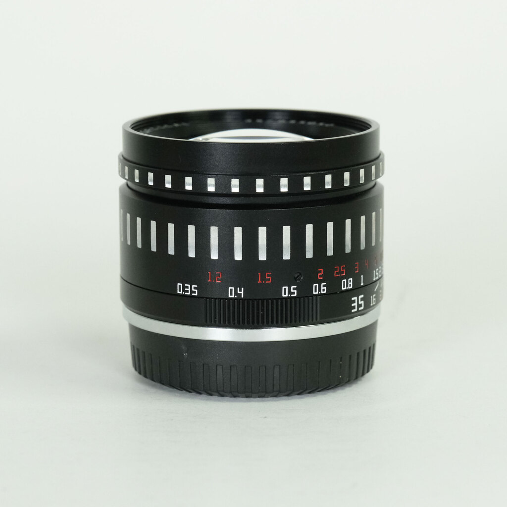 銘匠光学 TTArtisan 35mm F0.95 C (フジフイルムX用) ブラック×シルバー