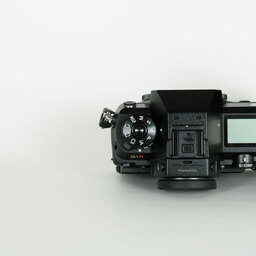 Panasonic LUMIX DC-S1R