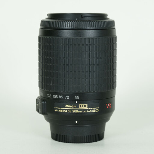 Nikon AF-S DX VR Zoom-Nikkor 55-200mm F4-5.6G IF-ED Nikon AF-S DX VR Zoom-Nikkor 55-200mm F4-5.6G IF-ED