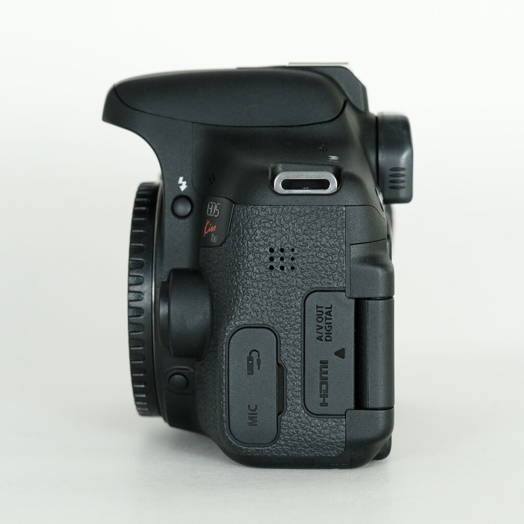 Canon EOS Kiss X8i