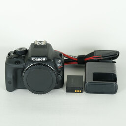 Canon EOS Kiss X7